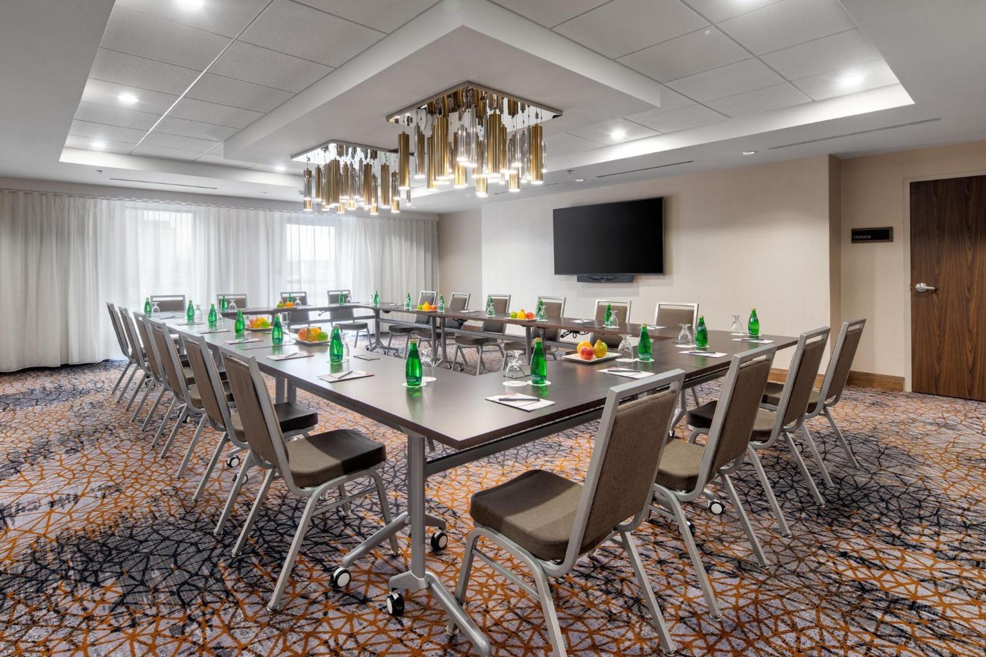 Crowne Plaza Toronto Airport By Ihg Hotel Ngoại thất bức ảnh