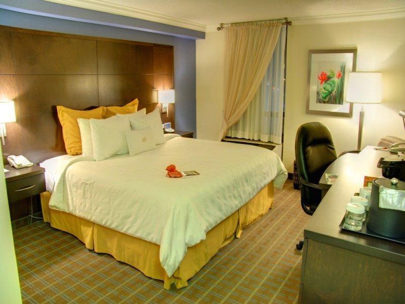 Crowne Plaza Toronto Airport By Ihg Hotel Ngoại thất bức ảnh